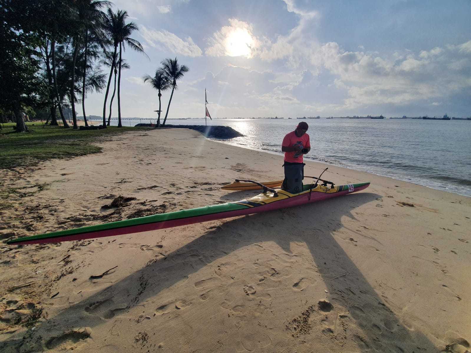 Hello to the crew of the MV Black Marlin currently stationed in Singapore - My, Singapore, Canoe, Video, Longpost