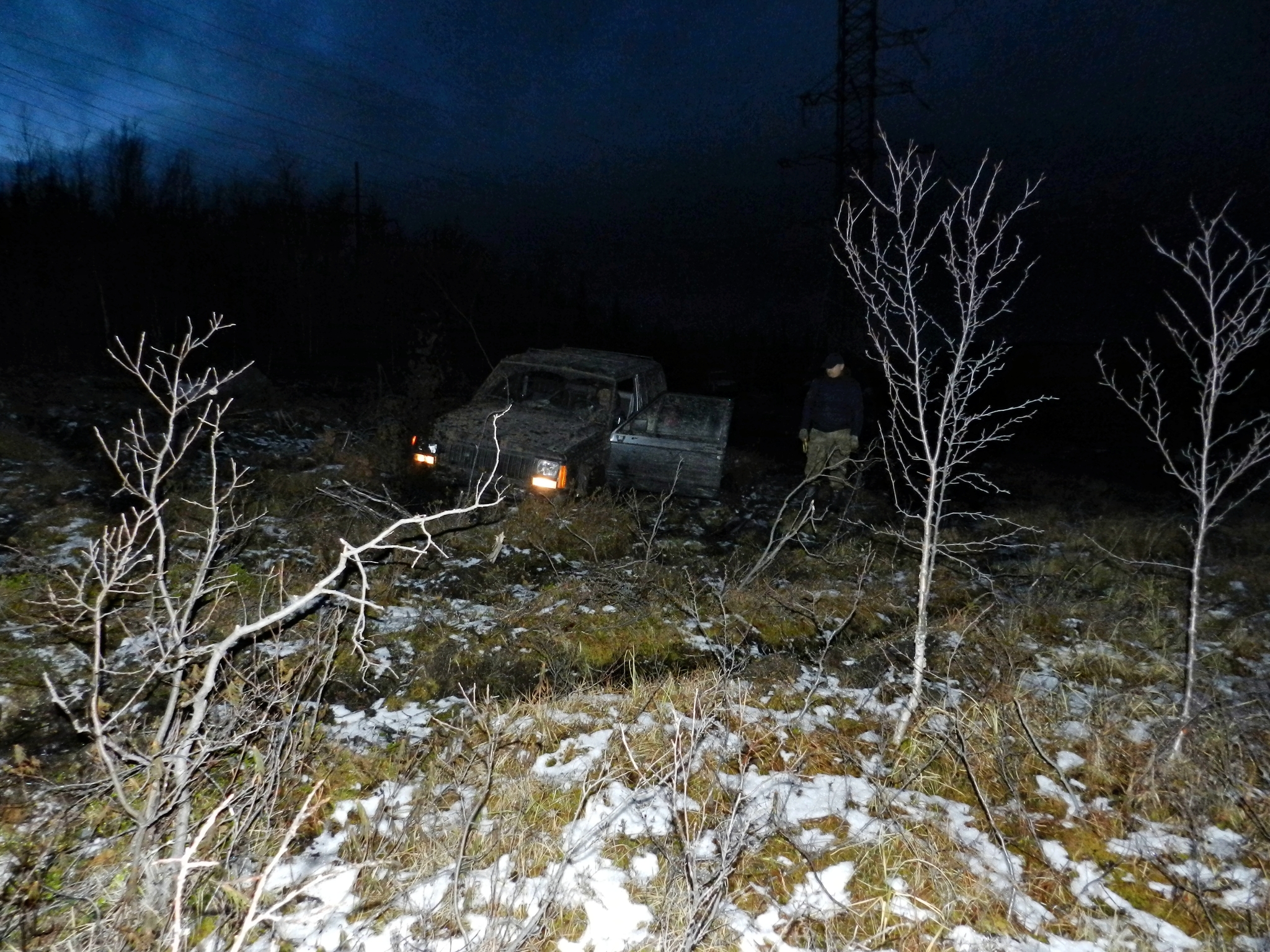 This route will be remembered for a long time! 3 km in 12 hours! Niva was abandoned for the night. 4x4, PerekatiKolsky - My, Offroad, Jeep Grand Cherokee, Jeep, Ford, Niva, 4x4, Pokatushki, Navigator, Murmansk, Kola Peninsula, Swamp, Power lines, Route, Departure, Breaking, Windlass, Колесо, Arctic, Chevrolet niva, Video, Longpost