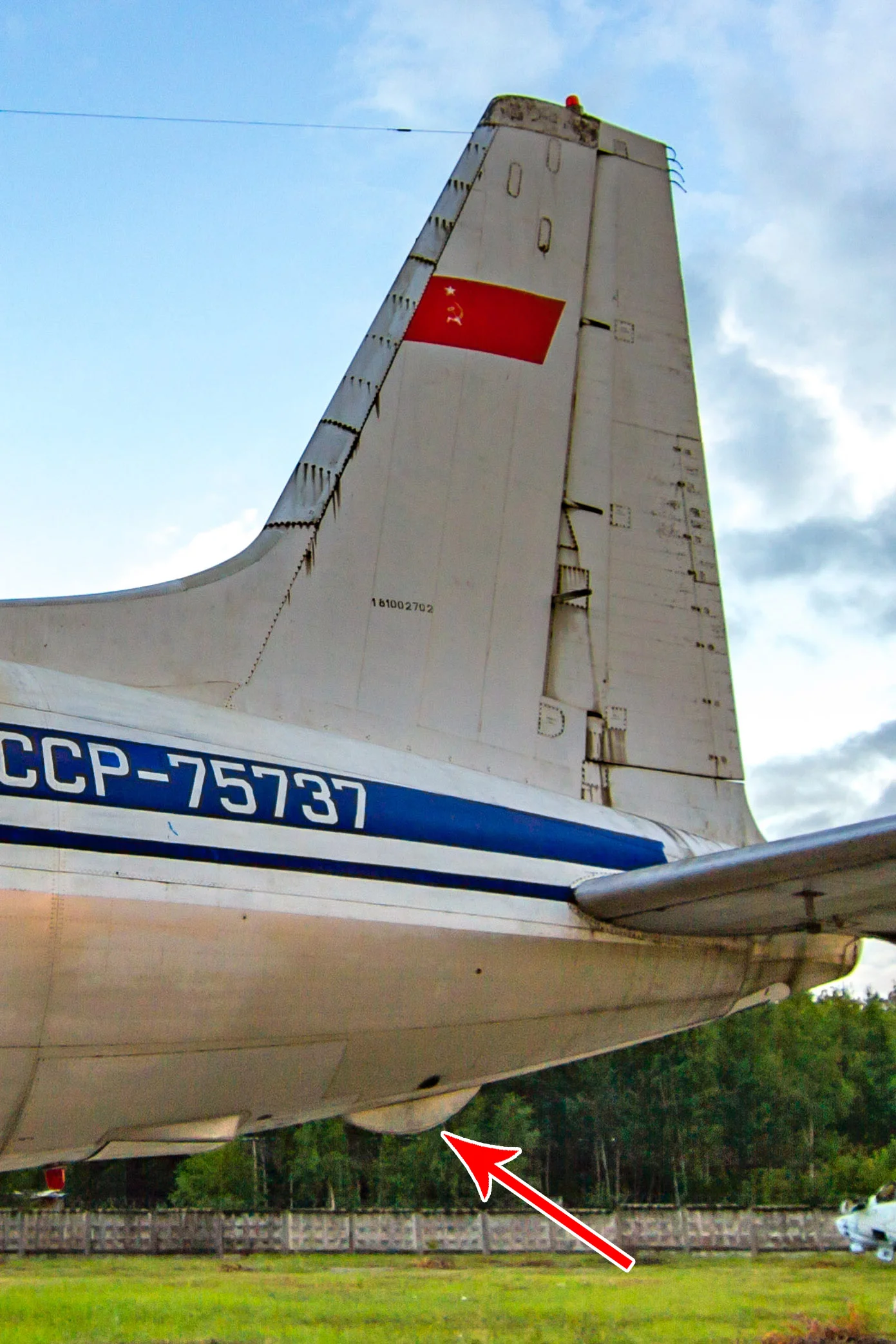 Why did the Tu-114 plane need a 4th “landing gear” that doesn’t even reach the ground??? - My, Airplane, the USSR, Made in USSR, Aviation, Story, Longpost