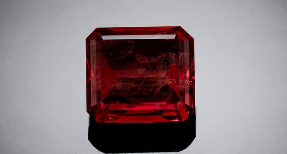 5 Things You Need to Know...Red Beryl - My, Friday tag is mine, Gems, Minerals, Beryl, Rarity, Jewelry, Interesting, The photo, Decoration, Ring, Earrings, A bracelet, Longpost