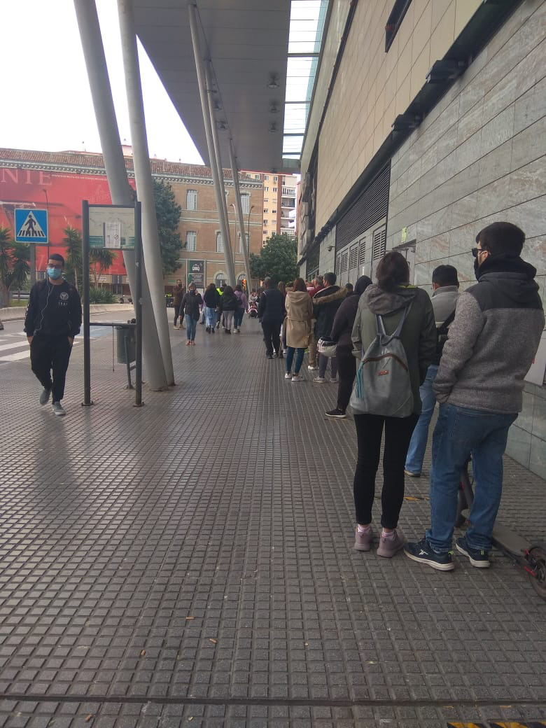 Black Friday in Spain. The battle of greed and greed. Part 1 - My, Black Friday, Humor, Reportage, Participation, Spain, Wildness, Battle, Greed, People, Spaniards, Malaga, Mat, Longpost, Negative