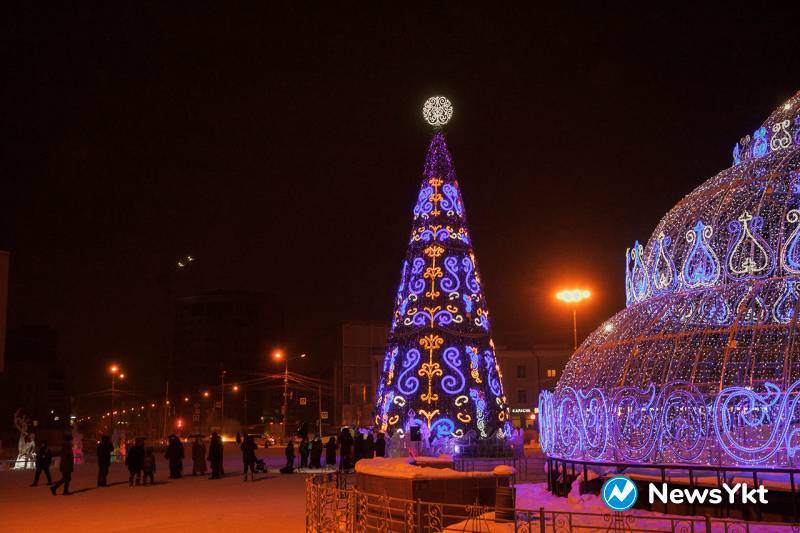 Lighting the first Christmas tree in the country, winter begins in Yakutia - Yakutia, Yakutsk, 2020, 2021, The photo, Video, Longpost