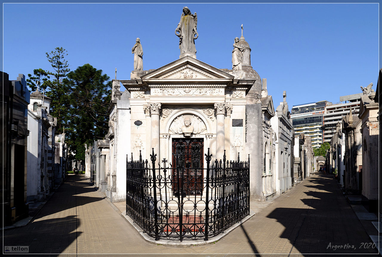 Shall we walk through the cemetery? - My, Cemetery, Argentina, Buenos Aires, Crypt, Monument, Latin America, sights, Architecture, Sculpture, Longpost