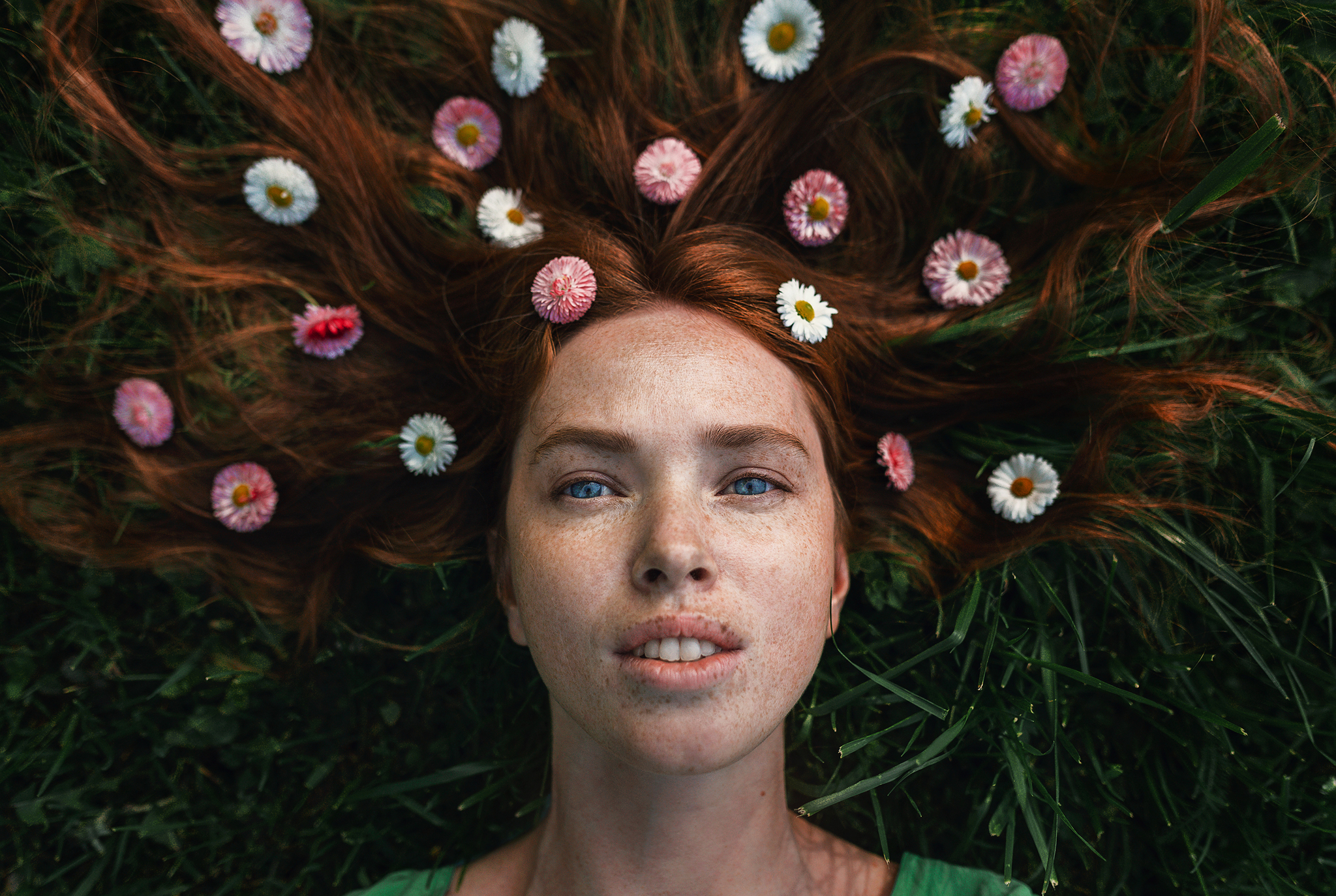 Redhead and flowers. part 2 - My, The photo, Redheads, Beautiful girl, Nature, beauty, Portrait, Black and white, Freckles, Flowers, Longpost