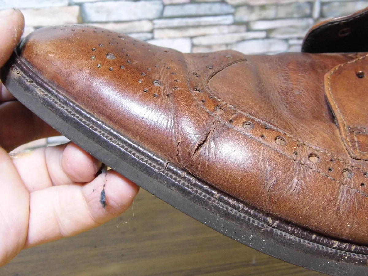 Как отремонтировать обувь в домашних условиях?