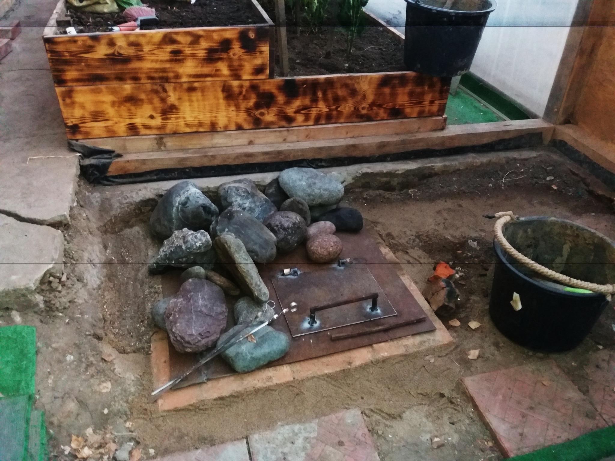 Stove in the greenhouse. The oven is tandoor. Do-it-yourself hearth, earthen stove - My, Dacha, Stove, Bake, Greenhouse, Tandoor, With your own hands, Handmade, Country life, Video, Longpost