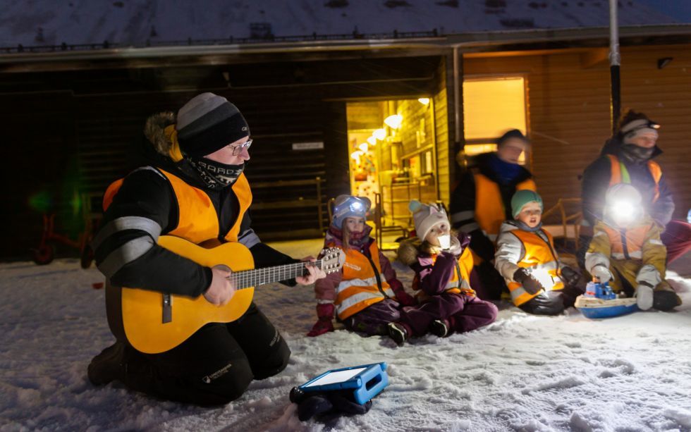 Kindergarten on a polar night - Svalbard, Spitsbergen, Arctic, polar night, Longyearbyen, Longpost, Kindergarten, Children