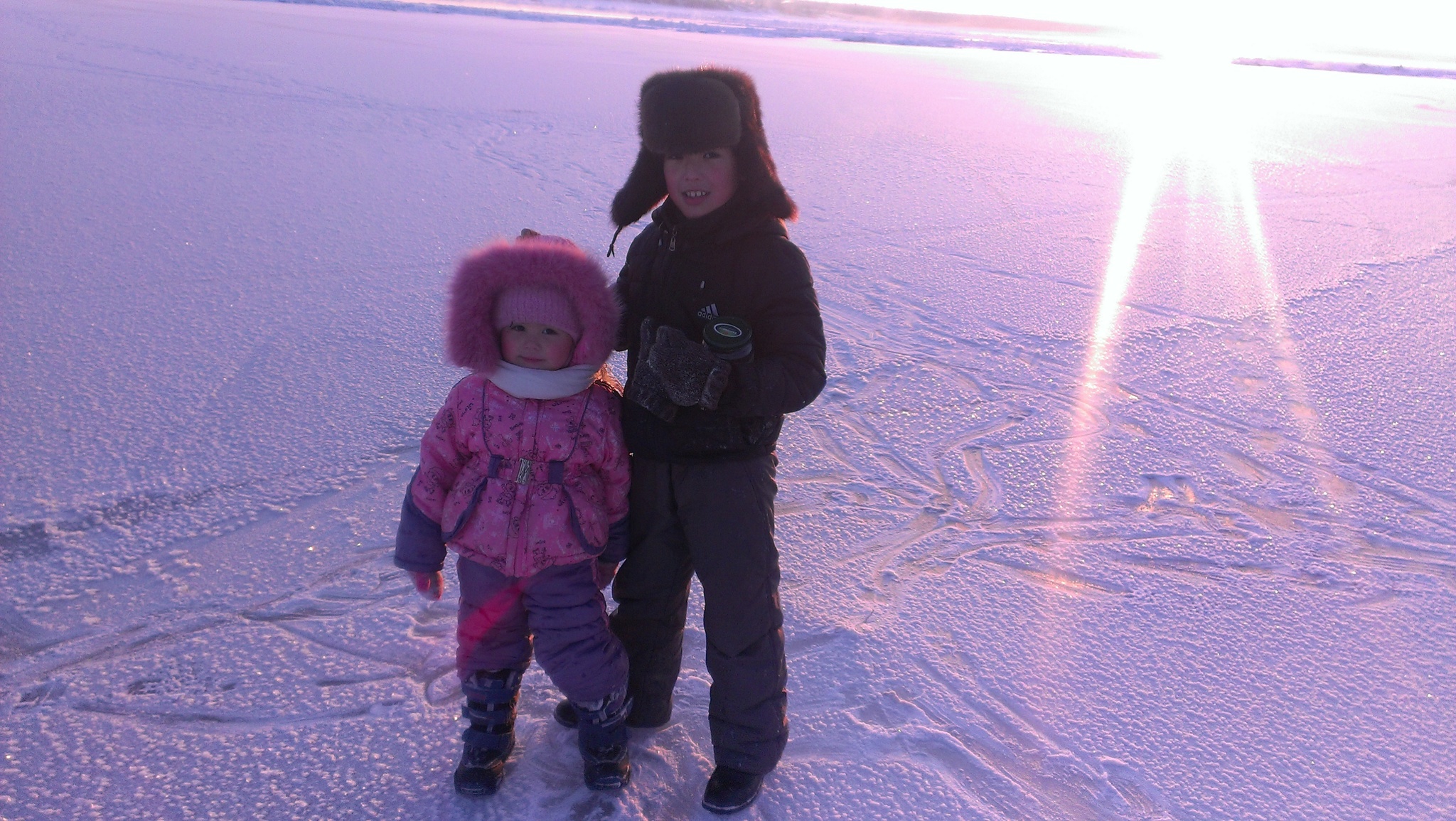 The blazing cold sun of Yakutia, the first pokes at the burbot... - My, Lena river, Olekminsk, Burbot, Sunset, Longpost, Fishing, Winter fishing