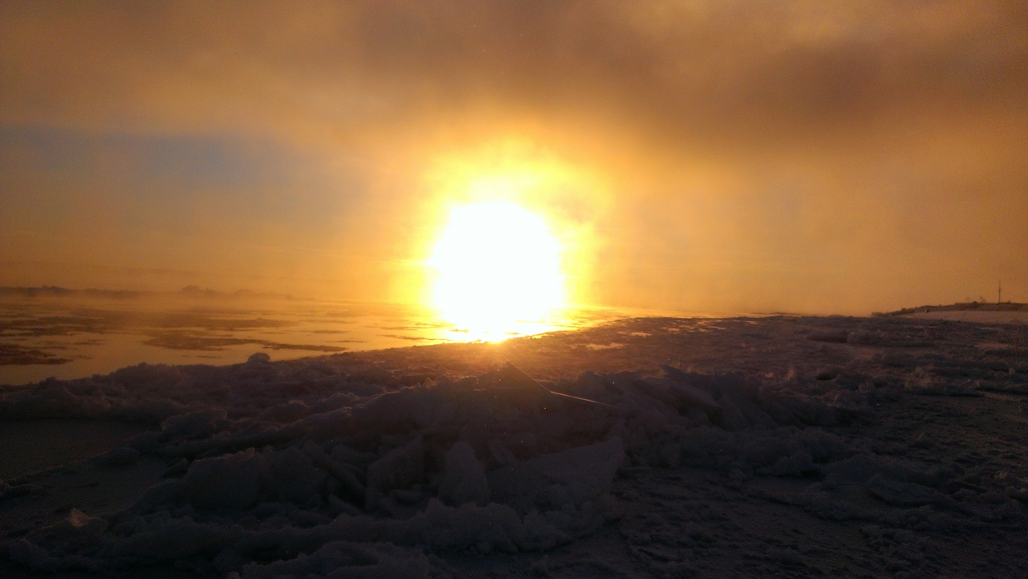 The blazing cold sun of Yakutia, the first pokes at the burbot... - My, Lena river, Olekminsk, Burbot, Sunset, Longpost, Fishing, Winter fishing