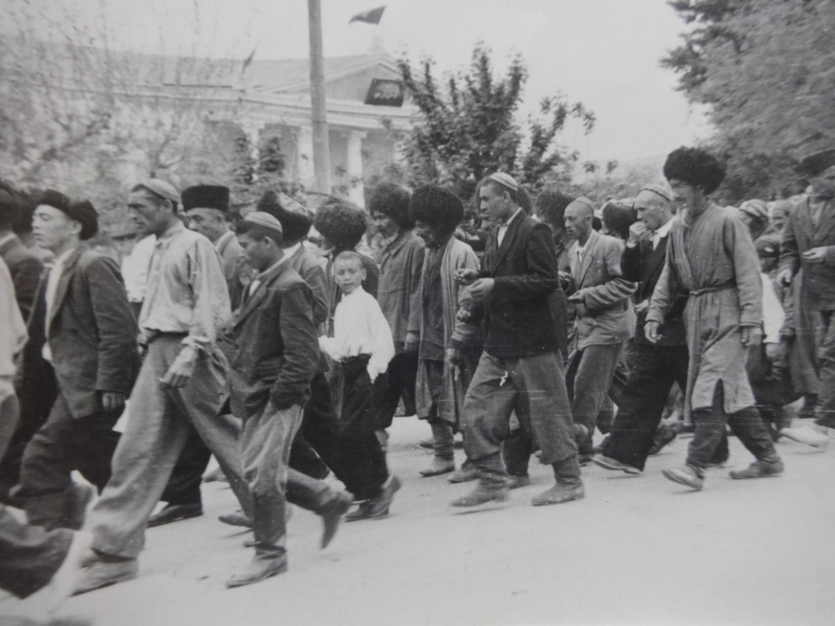 Uzbekistan 1954 - My, Uzbekistan, Procession, 1954