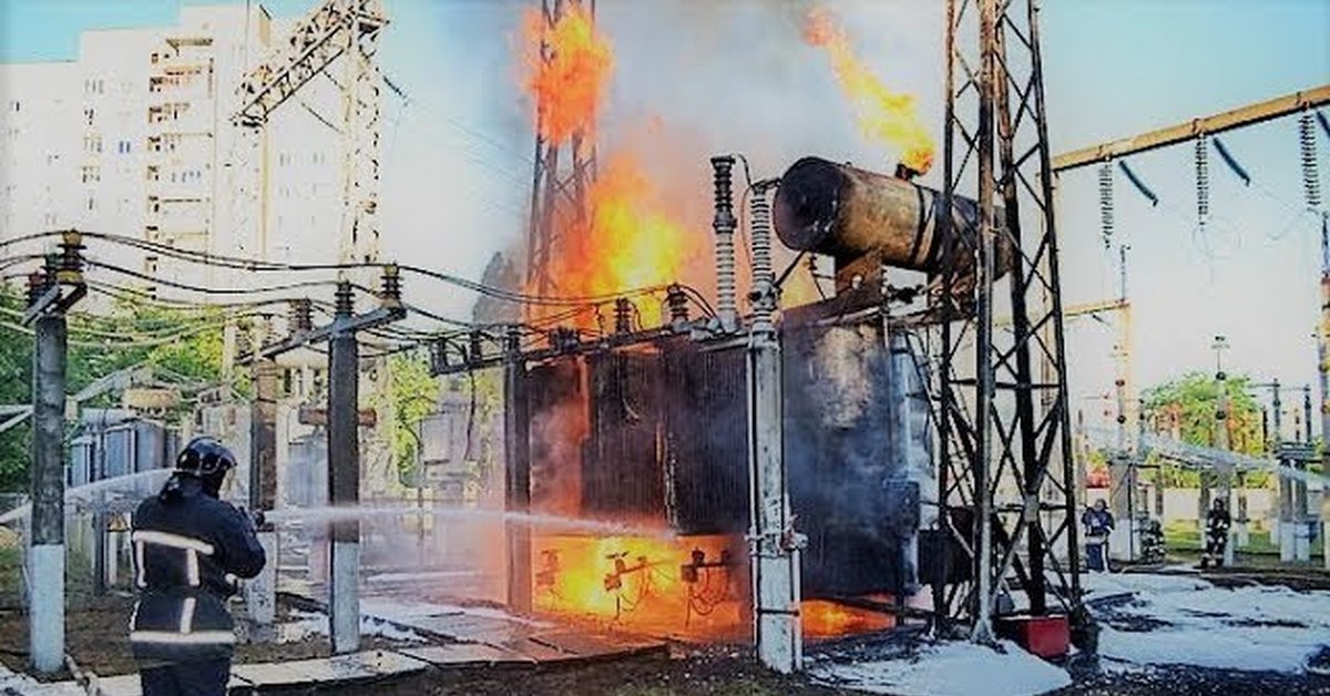 Короткое замыкание силового трансформатора. Пожар на электроподстанции. Электроподстанции в Одессе. Пожар на трансформаторной подстанции. Авария на подстанции.