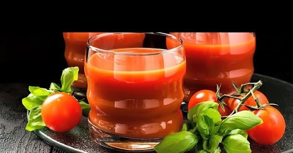 Как пить томатный сок. Томатный сок. Сок из помидор. Стакан томатного сока. Томатный сок фото.