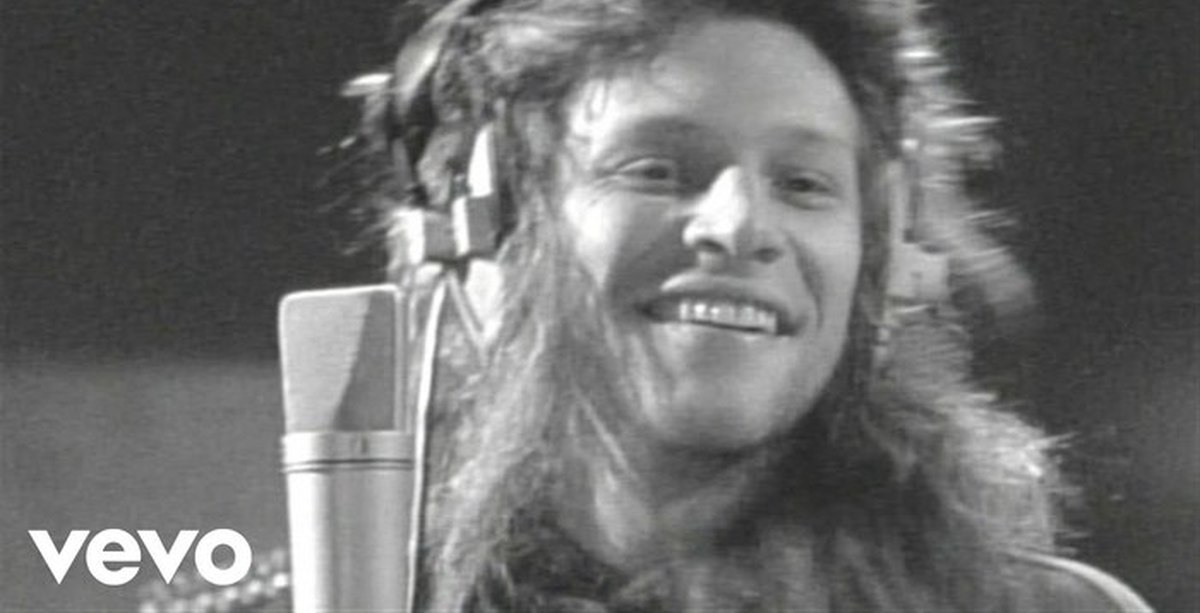 Born to be my baby bon jovi. Bon jovi this left feels right 2003. Bon jovi born to be. Джон бон джови сейчас 2020. Bon jovi обложки альбомов.