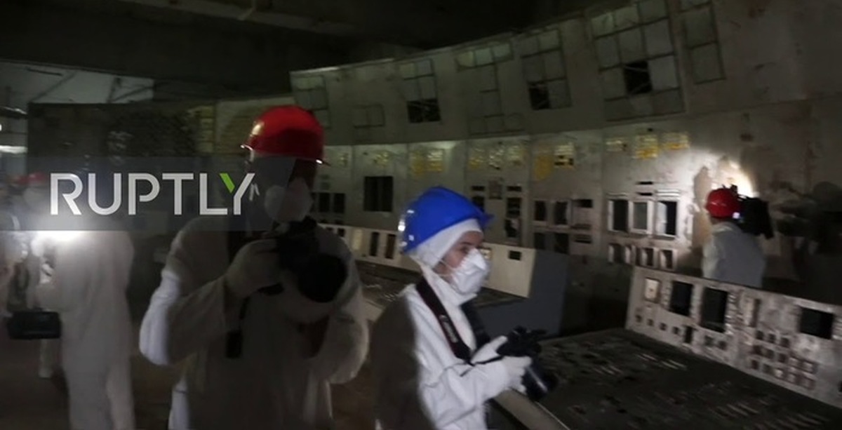 В чернобыле живут люди сейчас 2024. Четвертый энергоблок Чернобыльской АЭС. Реактор 4 энергоблока ЧАЭС. Чернобыль ЧАЭС внутри 4 реактор. Чернобыль 4 энергоблок взрыв.