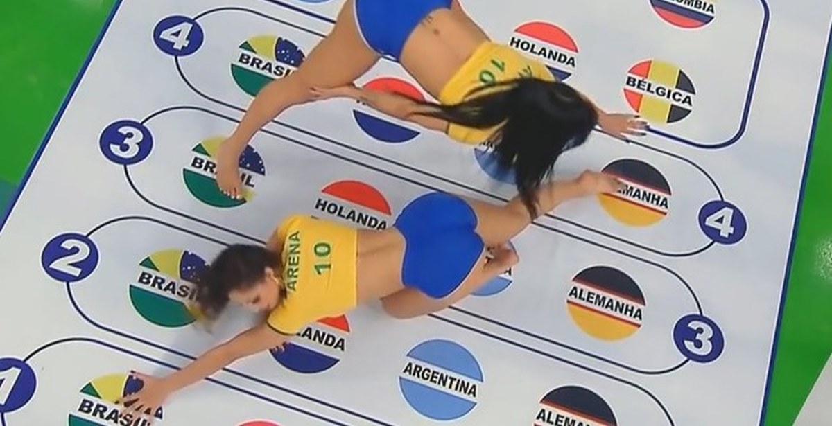 Lightspeed Girls Playing Twister